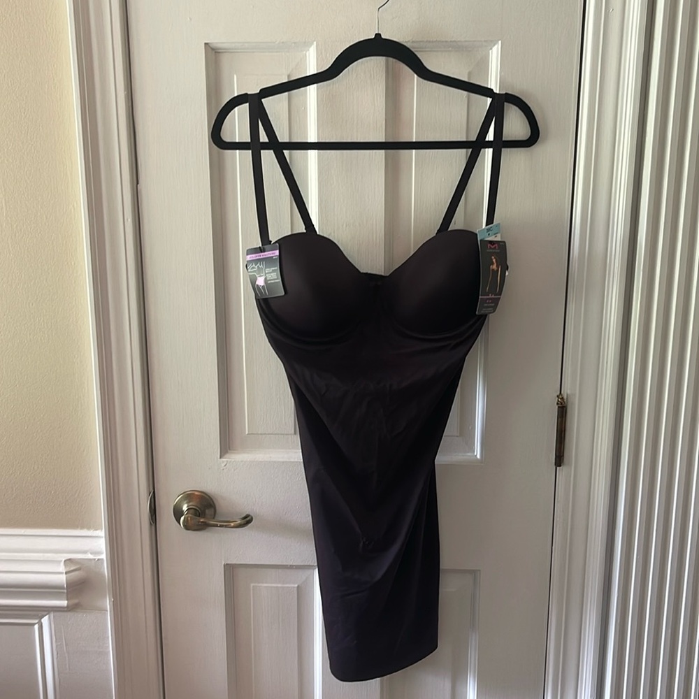 NWT - Maidenform Thin & Powerful Full Slip